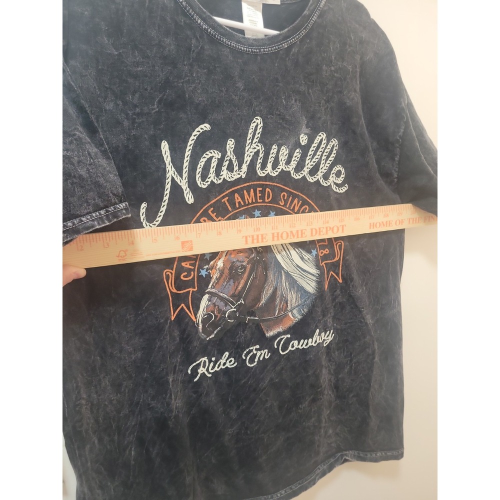Altar'd State Nashville Can't Be Tamed 1978 Horse Graphic Black Tee M/L - Picture 6 of 7